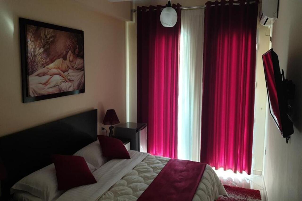 Haris Hotel Vlorë Exteriör bild