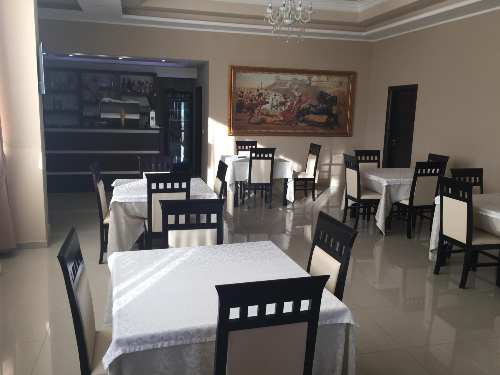 Haris Hotel Vlorë Exteriör bild