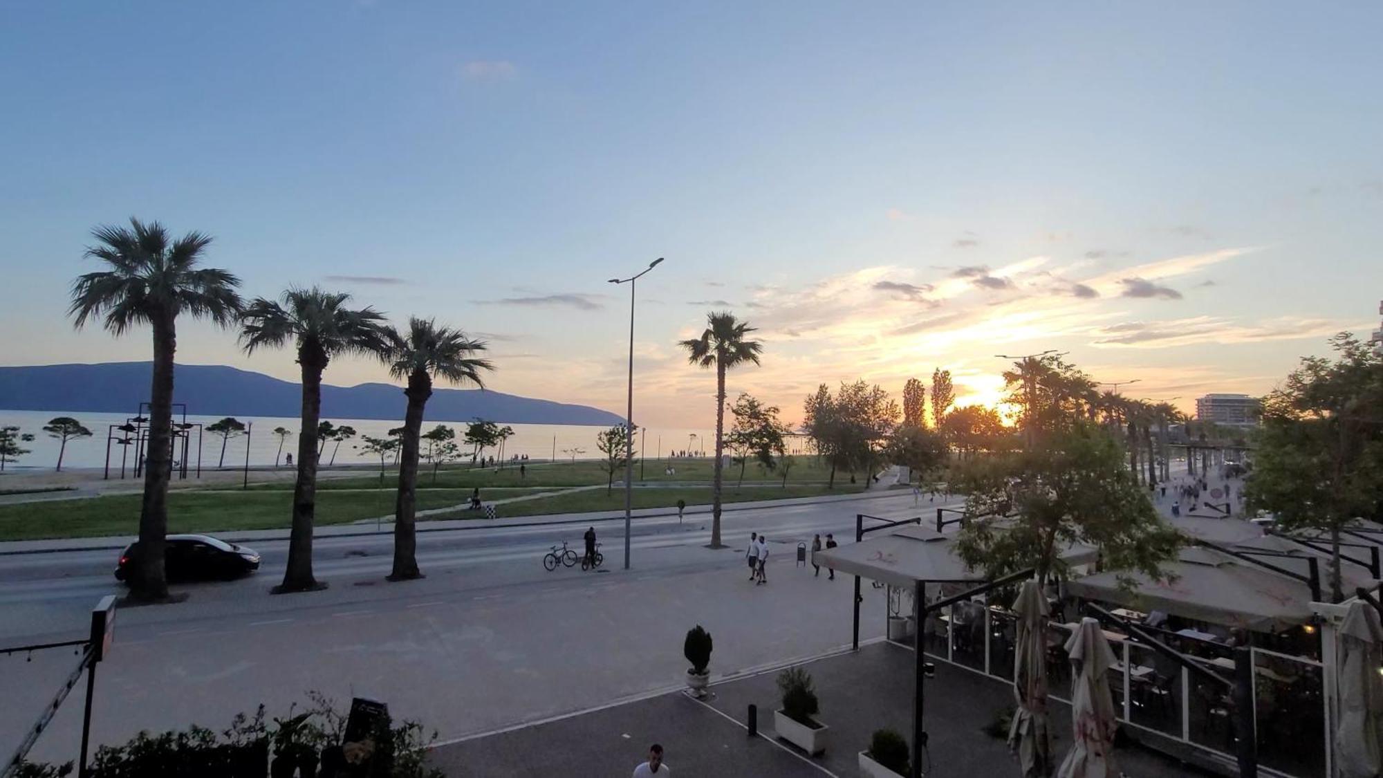 Haris Hotel Vlorë Exteriör bild