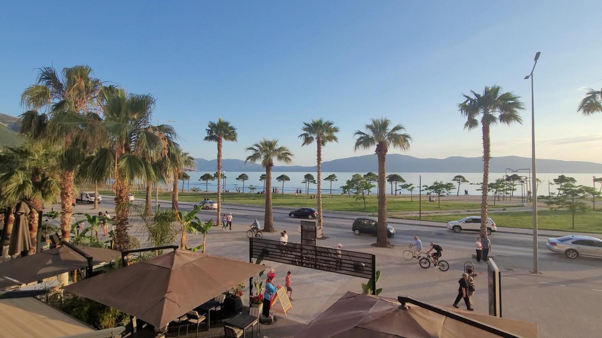 Haris Hotel Vlorë Exteriör bild