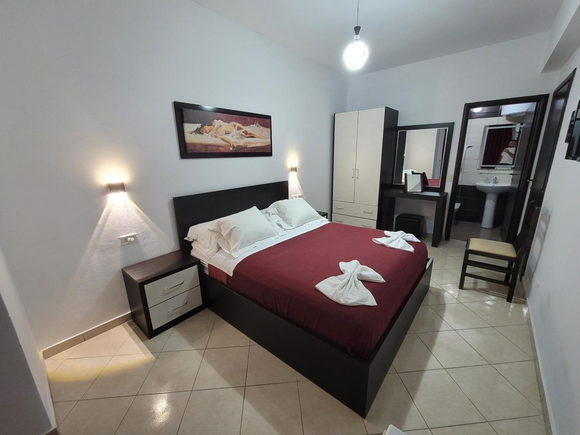 Haris Hotel Vlorë Exteriör bild