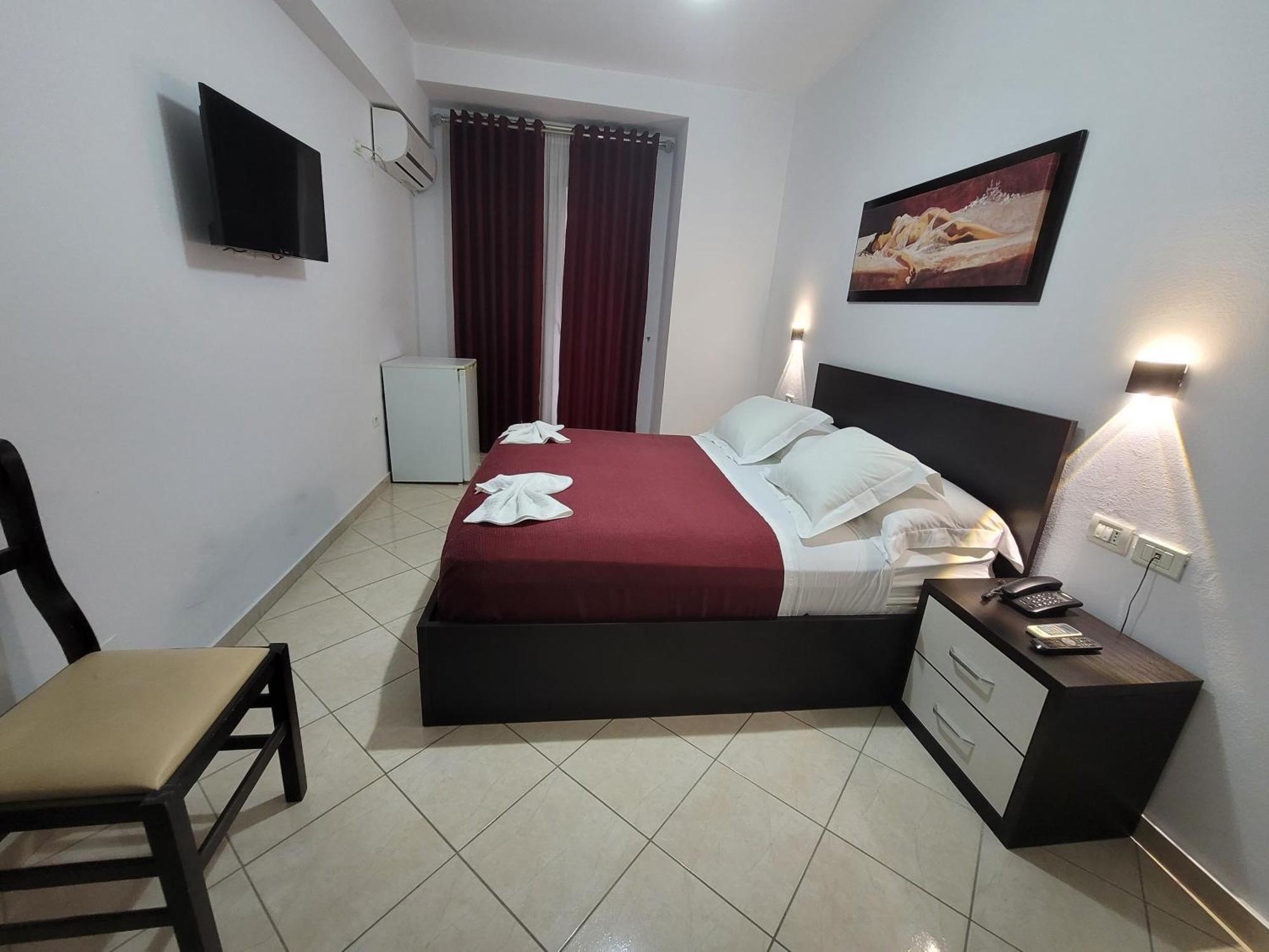 Haris Hotel Vlorë Exteriör bild