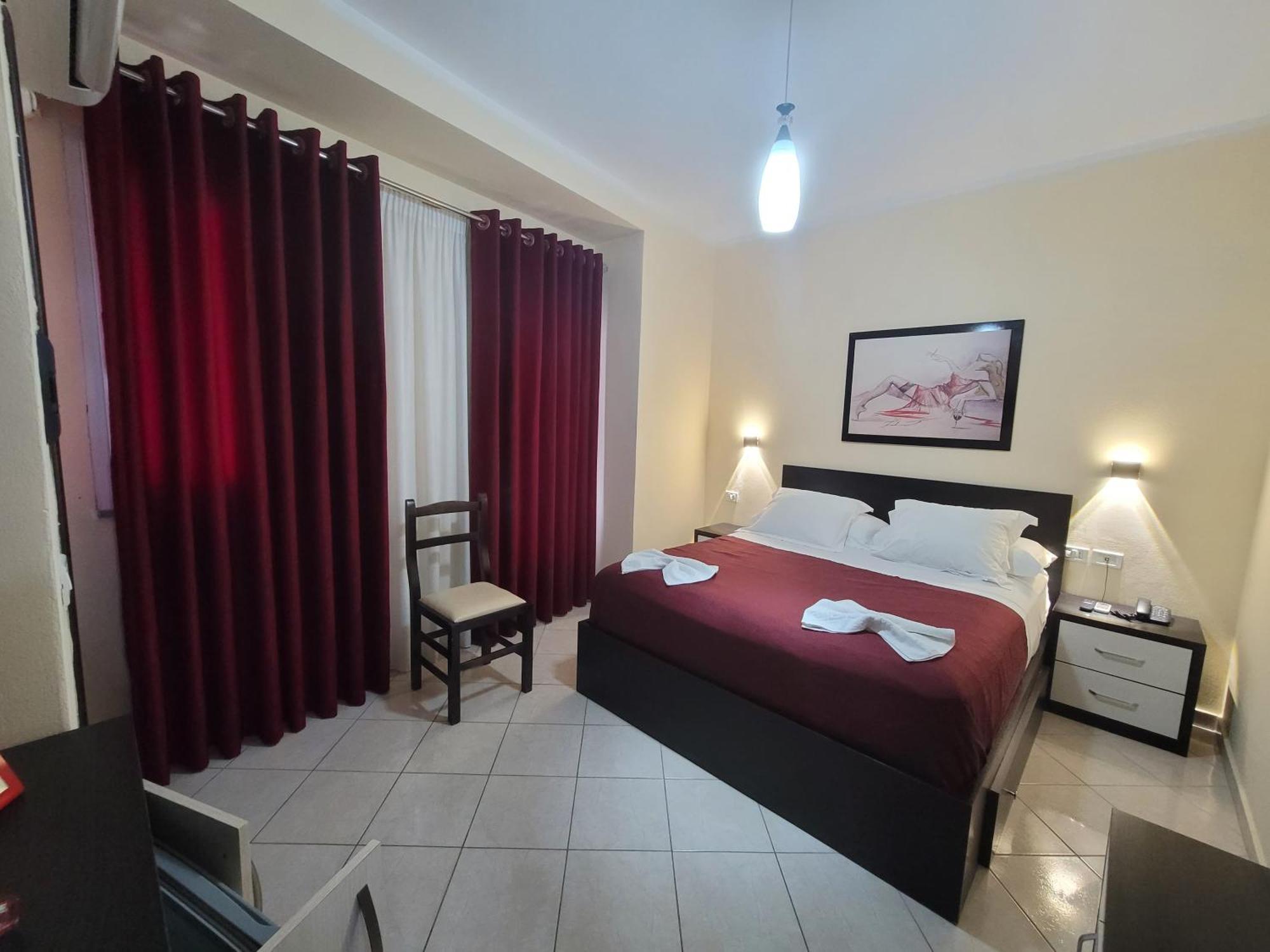 Haris Hotel Vlorë Exteriör bild