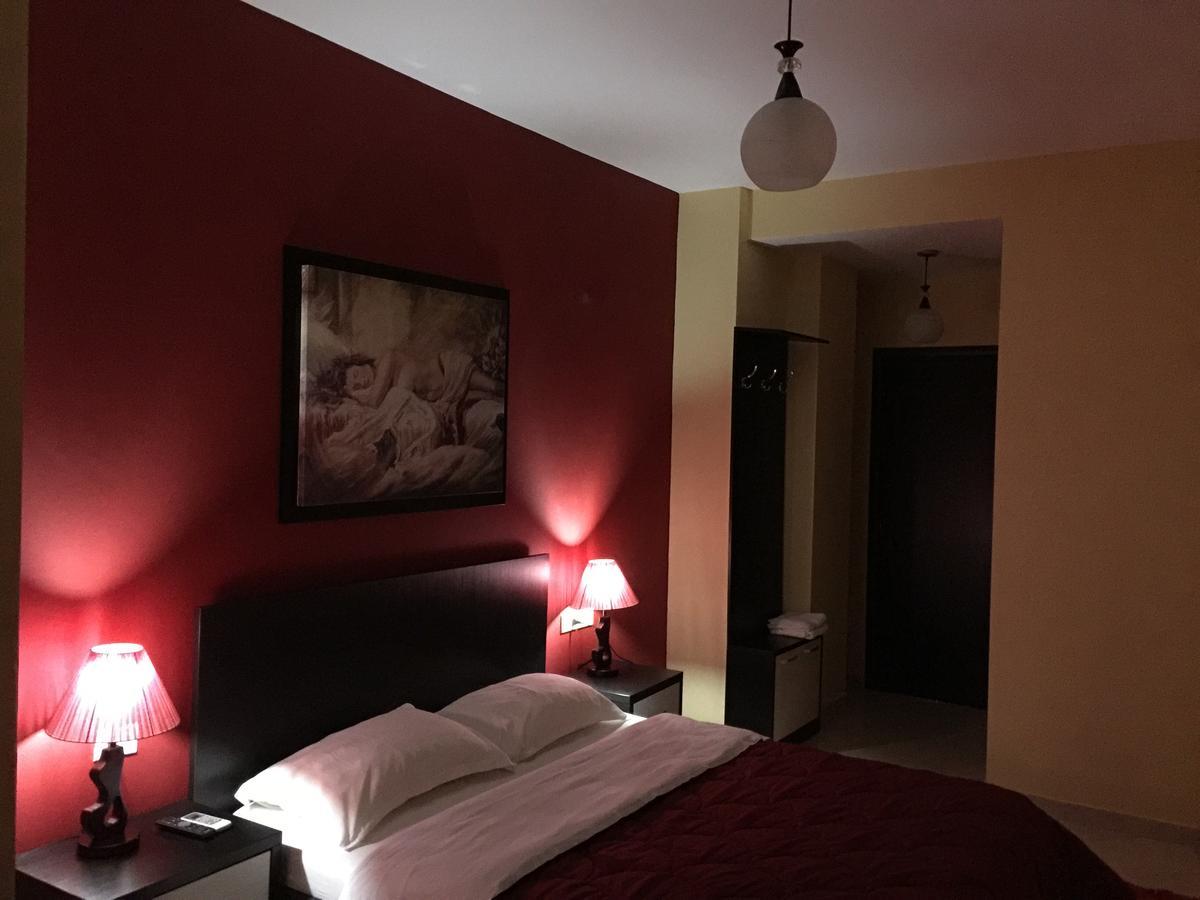 Haris Hotel Vlorë Exteriör bild