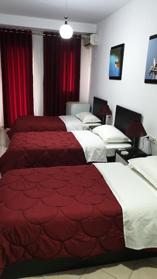 Haris Hotel Vlorë Exteriör bild