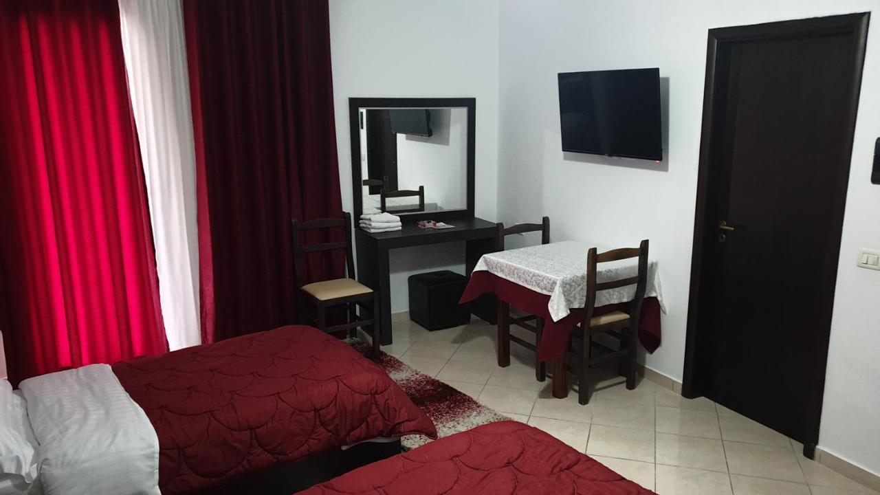 Haris Hotel Vlorë Exteriör bild