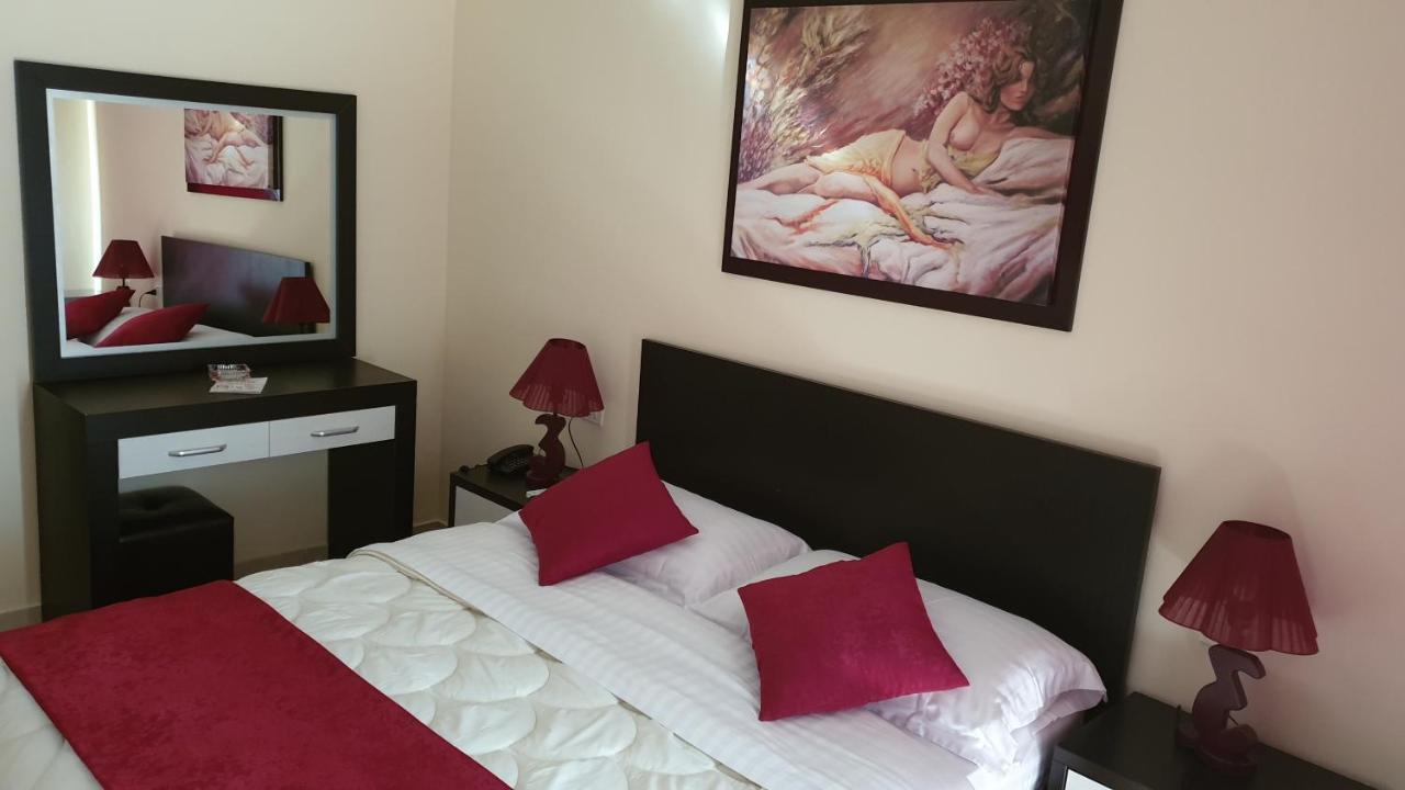 Haris Hotel Vlorë Exteriör bild